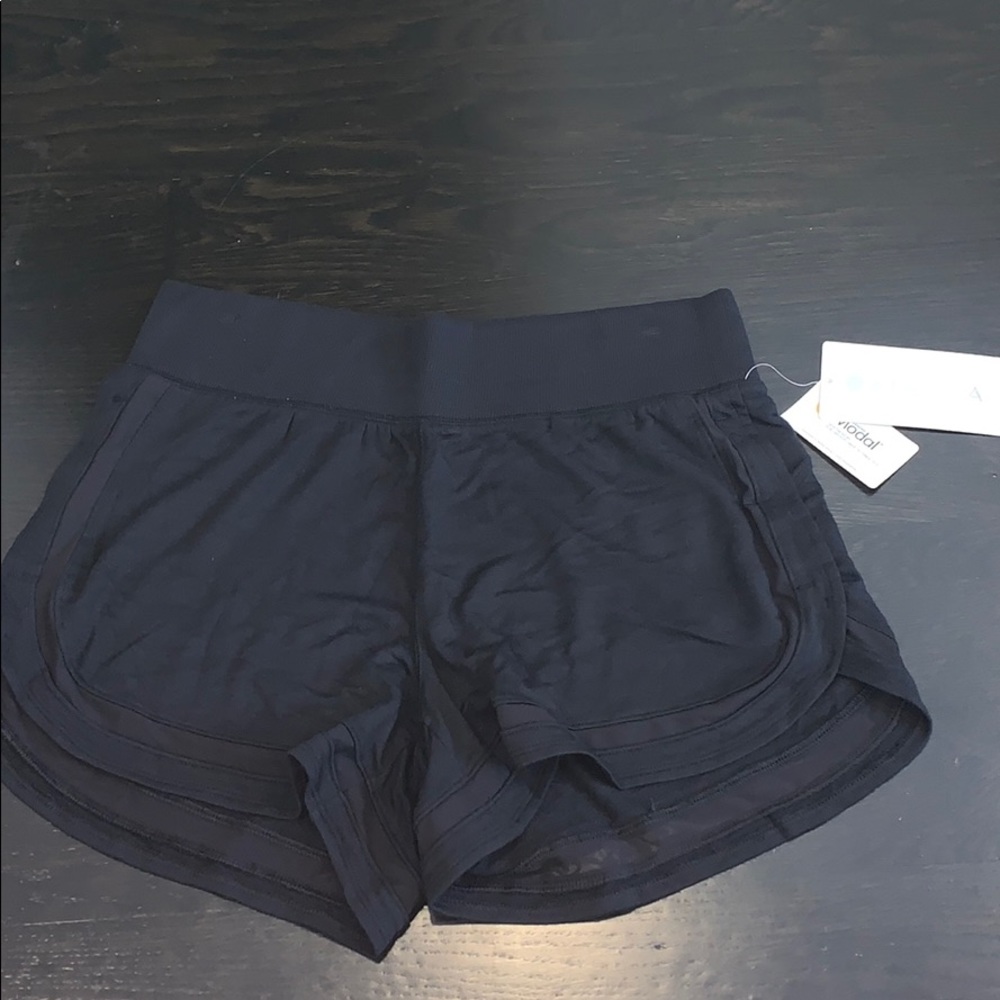 Athleta breathe shortie